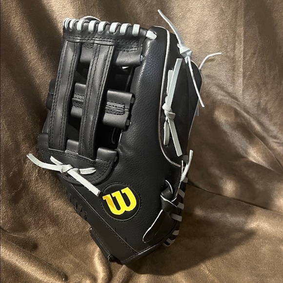 Wilson Elite Softball Glove 13" Inch A2449 Black RHT Oversized Pocket Custom Fit - Picture 2 of 5